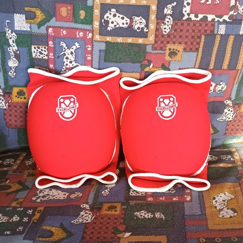 Athlopaidia volleyball knee pads like new, red, size small