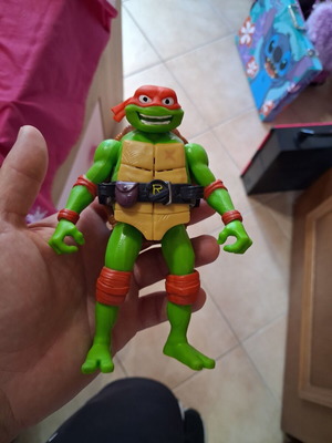 Raphael 2022 action figure like new with sound without accessories
