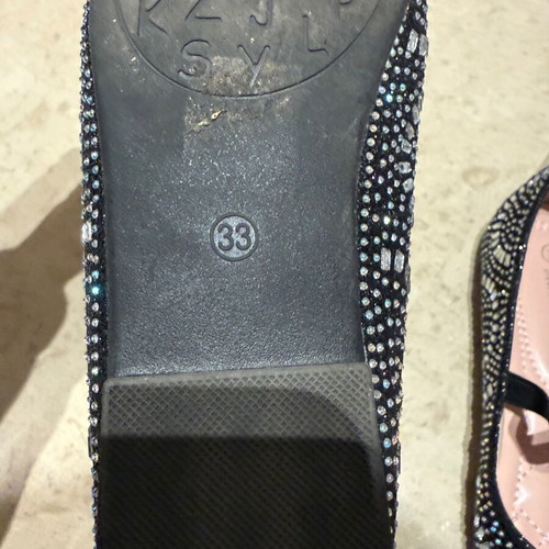 Mix Mind black ballerinas like new, size 33 with crystals
