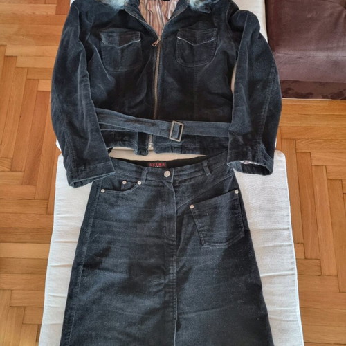 Velvet winter tailleur set jacket and skirt like new, black, size Small