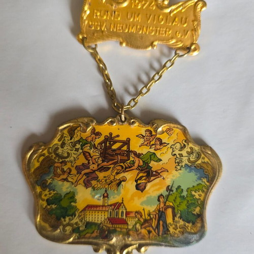 Vintage German Wandertag medal collection like new