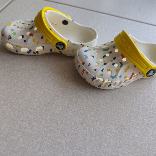 Crocs children's sandals No 9, white and yellow