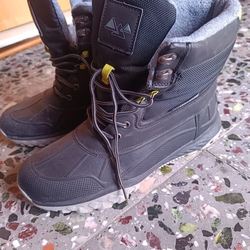 Snow boots new, size 44