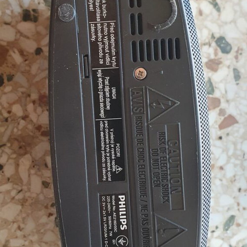 Philips radio with analog tuner and headphone jack like new