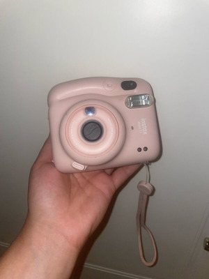 Fujifilm Instant pink camera