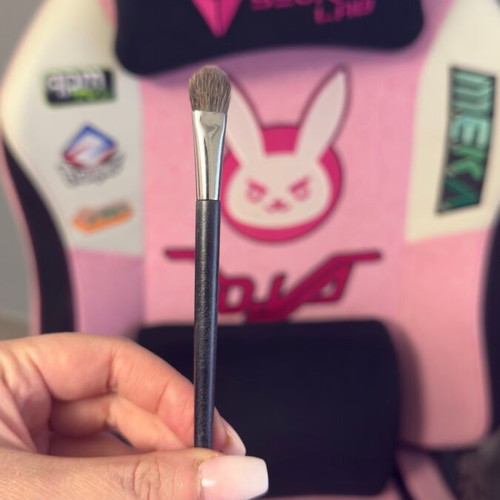 Dior makeup brush number 21 like new