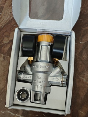 Water pressure reducer brass form, new