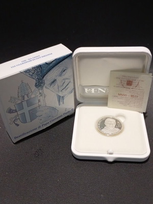 Collectible silver Vatican coin 5 euro 2011 new