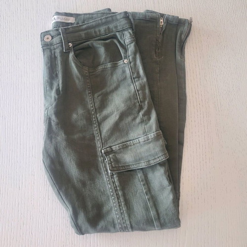 Zara green slim fit pants with pockets like new
