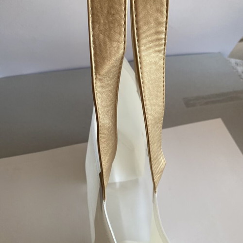 Marc Jacobs Daisy Tote Bag like new, white with gold details
