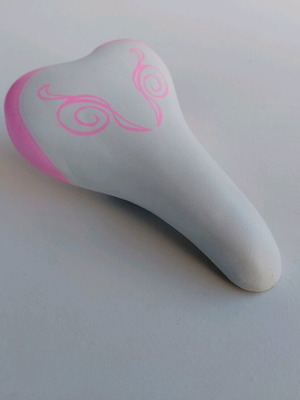 Bicycle saddle for girls' bike from the 80s new