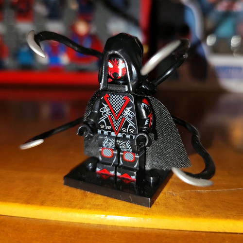 Spider-Man Miles Morales (Arachknight Suit) σαν καινούργιο με βάση και εξαρτήματα