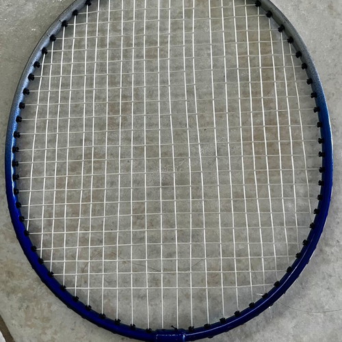 Little Fish 7 badminton racket with LEIOU carrying case
