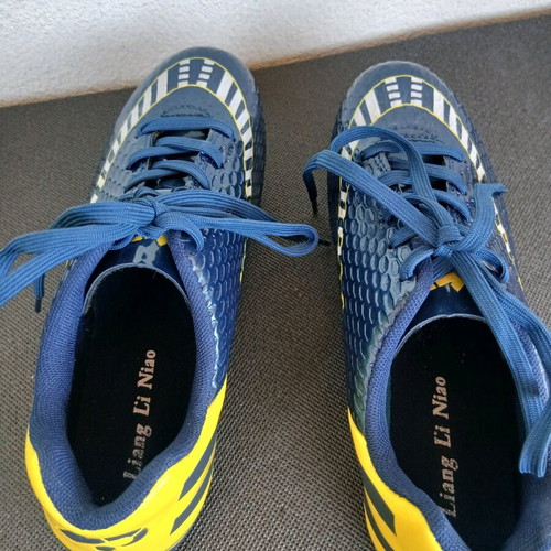 Athletic track shoes size 39 like new, blue and yellow