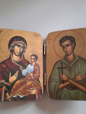 Diptych icon set in like new condition, 2 icons together
