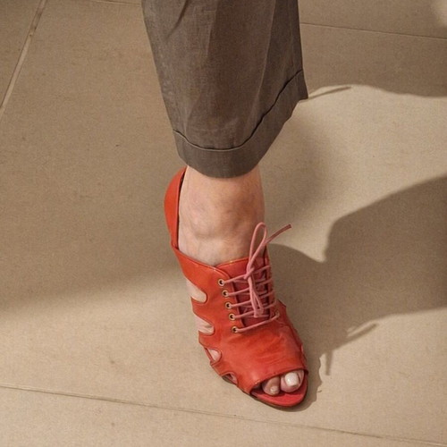 Amuleti Fuchsia Leather Peep Toe Sandals like new, cut outs & laces