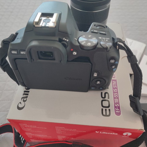 Canon EOS 250D camera like new with 4K video and 550 shots