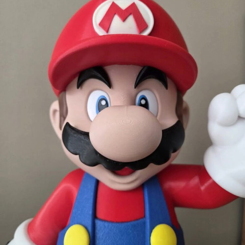 Suoer Mario figure 23 cm 3d made of plastic, like new
