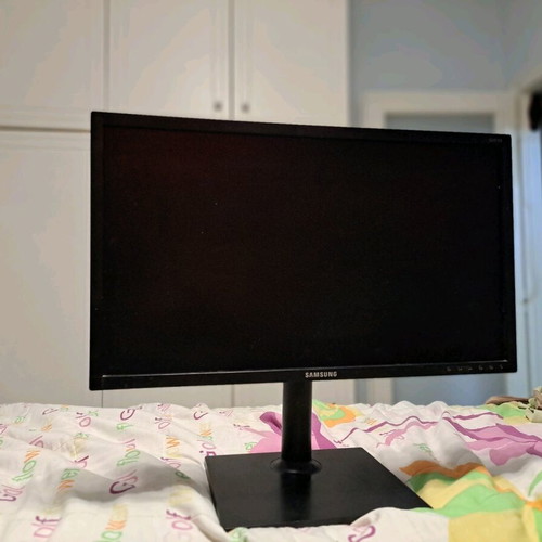 Samsung S23E450 monitor used