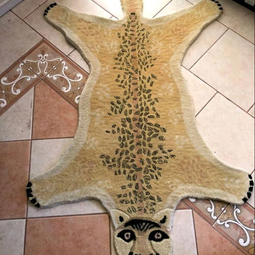 Lion rug 90x150cm new, handmade cut
