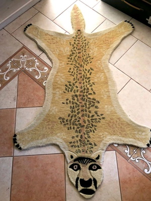 Lion rug 90x150cm new, handmade cut