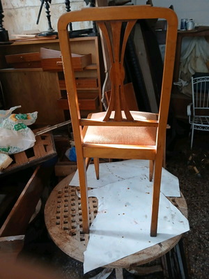 Living room chair used in good condition