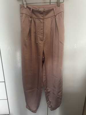 Satin pink pants size 36 like new