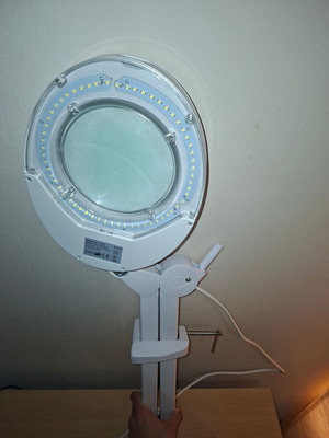Magnifying desk lamp model 6025-8 like new with LED light