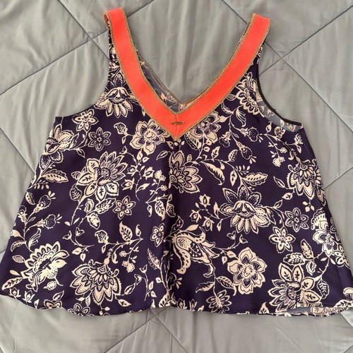 BSB Top blue size 40 like new, satin fabric