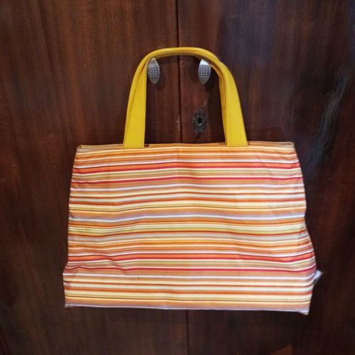 Beach bag orange with multicolor stripes like new, shoulder type
