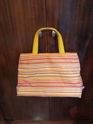 Beach bag orange with multicolor stripes like new, shoulder type