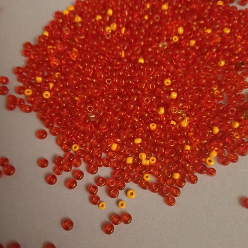 Glass beads for jewelry and crafts, jar 6cm height