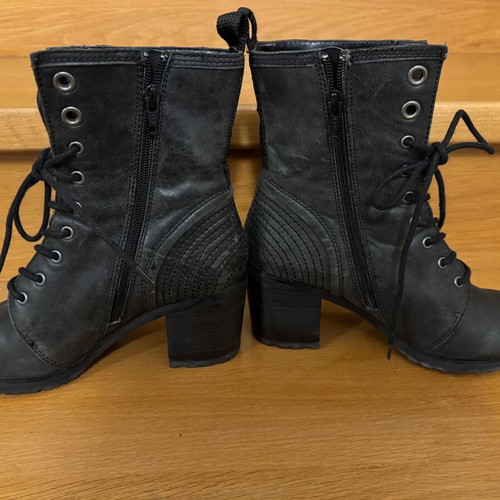Boots type ankle boots used, leather, size 37, black
