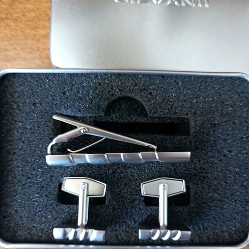 Salvanii cufflinks and tie clip set new silver