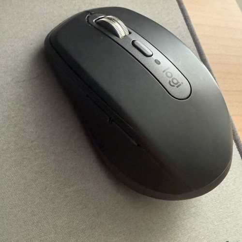 Logitech MX Anywhere 3 wireless mouse with USB adapter