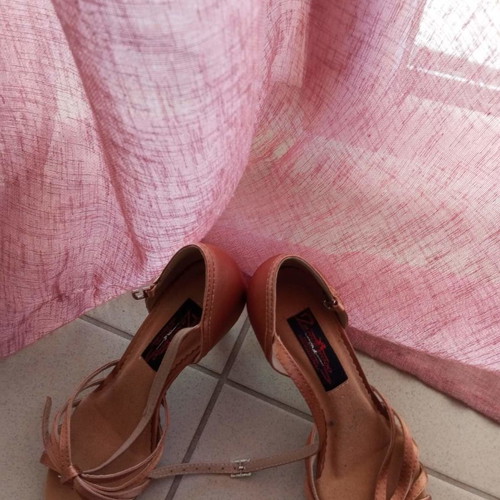 Dance shoes lightly used, brown, size 37