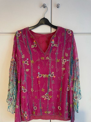 Vintage Veloudakis blouse all-over embroidery like new, multicolor size M