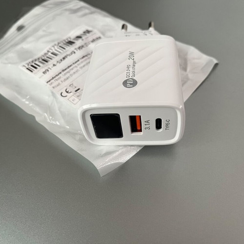 20W Charger with Digital LCD Display USB-A and Type-C new