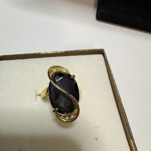 Ring with black stone and rhinestones