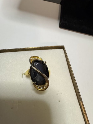 Ring with black stone and rhinestones