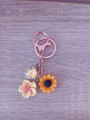 Keychain new, handmade, yellow and orange