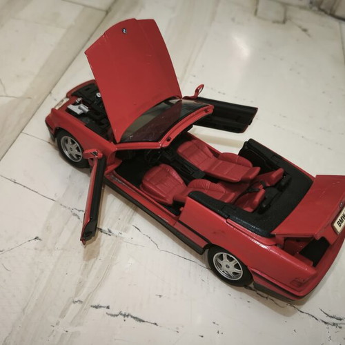 BMW E36 325i Cabrio 1:18 die-cast model