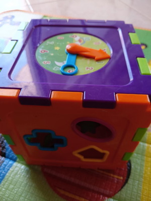 Activity cube like new for small children