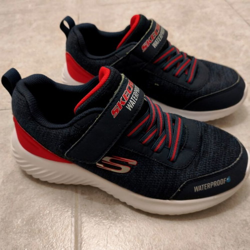Skechers Kids Waterproof Athletic Shoes Size 35 Like New