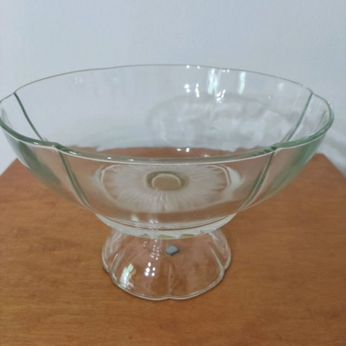Large glass bowl with foot like new