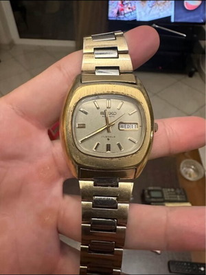 Seiko vintage automatic watch used, needs service