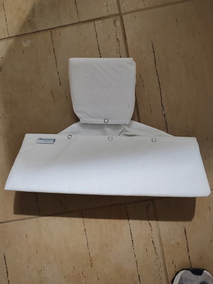 Doomoo baby support pillow like new, sleep wedge