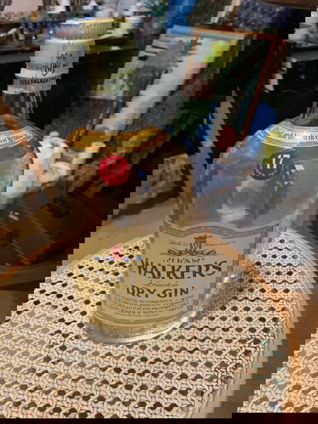 Old bottle 2 lt Gin