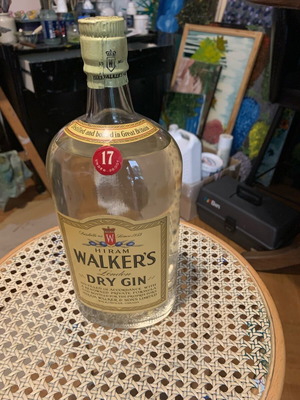 Walkers dry gin 2 lt new, old bottle