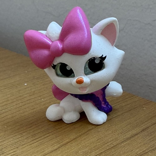 Disney Doorables Marie figure new